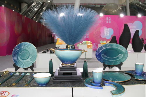 畢榮青參觀調研山東工藝美術學院2023設計藝術博覽會 聚焦工藝美術設計，共話創新傳承新篇章